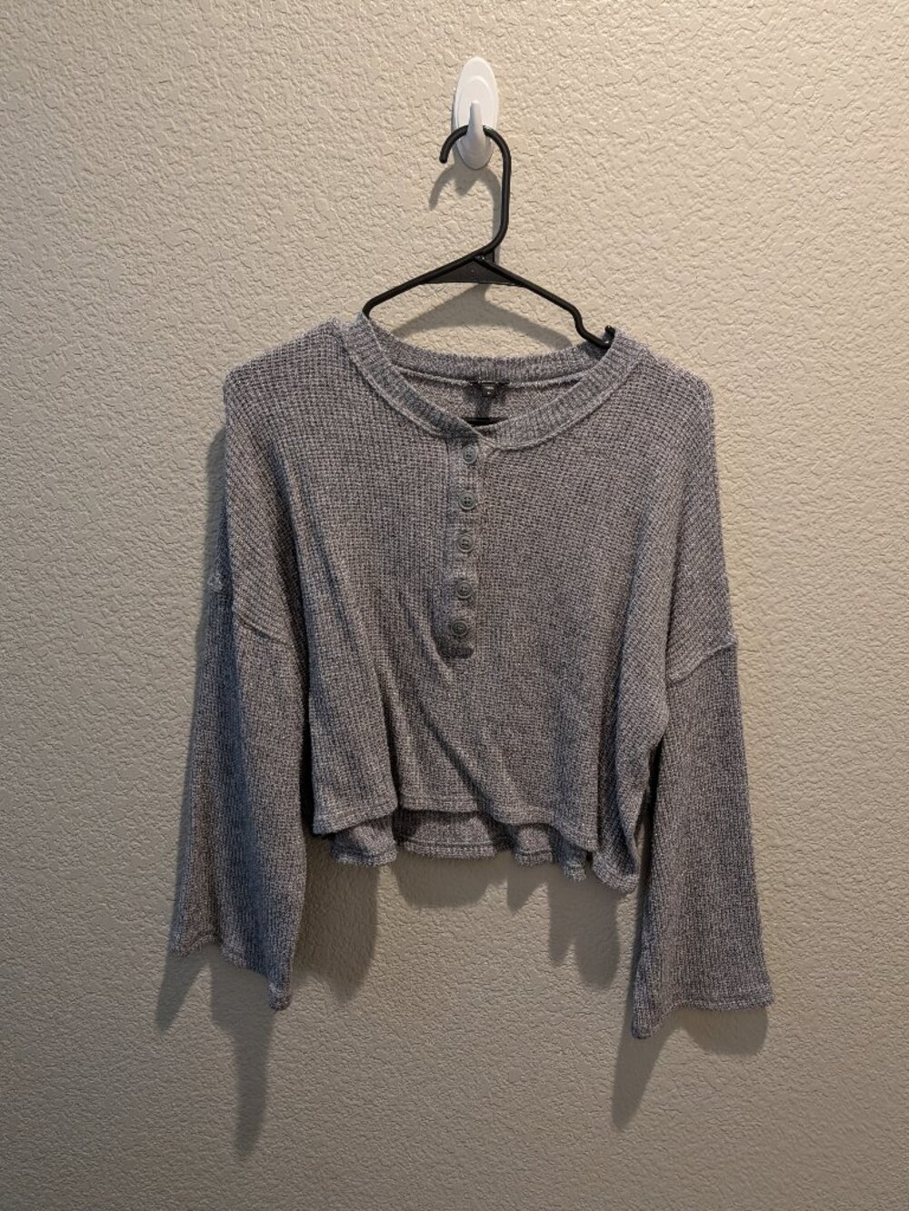Express gray glitter waffle long sleeve cropped henley - Size XS